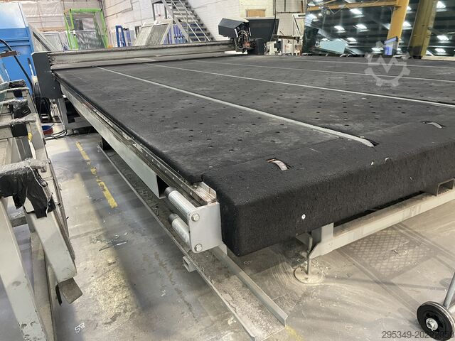 Lijn voor vormsnijden van vlakglas LISEC baseCUT-37/26 + BASE TABLE BREAK