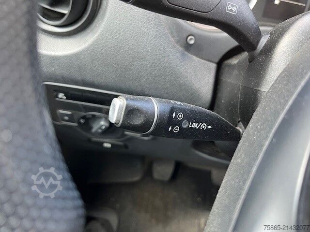 Furgon blaszak Mercedes-Benz Vito 109 CDI Lang / Injectors defect / Airco / ...