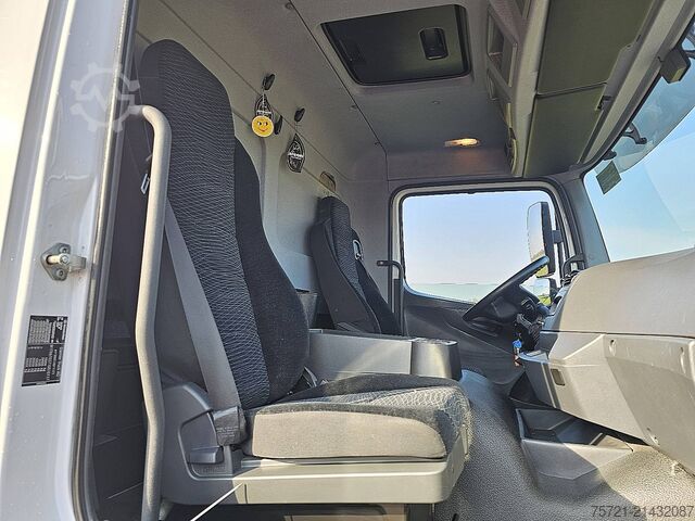 Przesuwana plandeka MERCEDES-BENZ ATEGO 1524