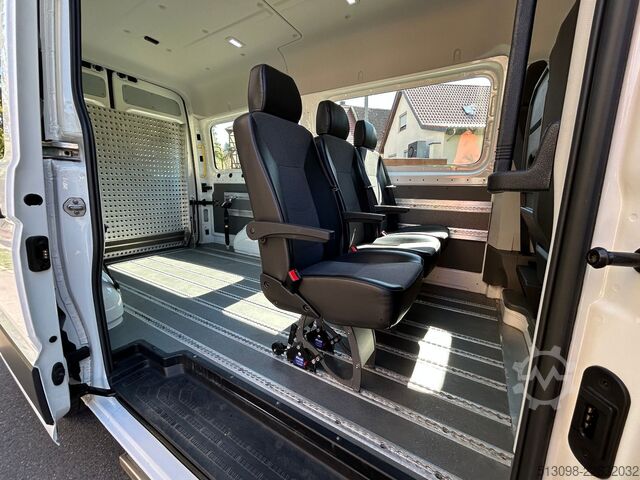Minibusz VW CRAFTER 6 SITZER KLIMAAUTO. ACC NAVI KAMERA PDC