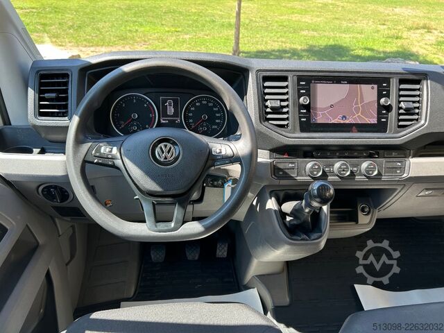 Minibusz VW CRAFTER 6 SITZER KLIMAAUTO. ACC NAVI KAMERA PDC