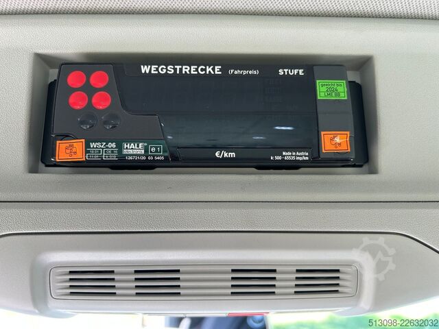 Minibusz VW CRAFTER 6 SITZER KLIMAAUTO. ACC NAVI KAMERA PDC