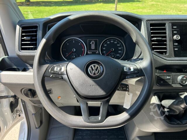 Minibusz VW CRAFTER 6 SITZER KLIMAAUTO. ACC NAVI KAMERA PDC