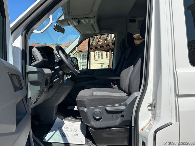 Minibusz VW CRAFTER 6 SITZER KLIMAAUTO. ACC NAVI KAMERA PDC