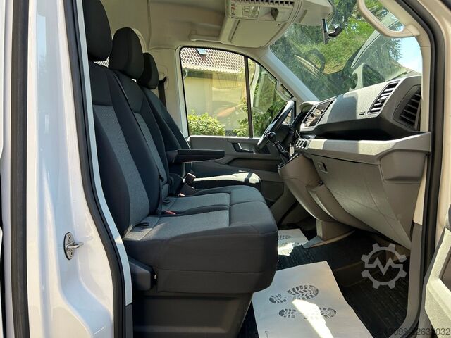 Miniautocarro VW CRAFTER 6 SITZER KLIMAAUTO. ACC NAVI KAMERA PDC