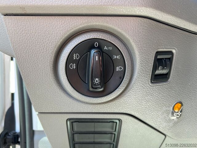 Miniautocarro VW CRAFTER 6 SITZER KLIMAAUTO. ACC NAVI KAMERA PDC