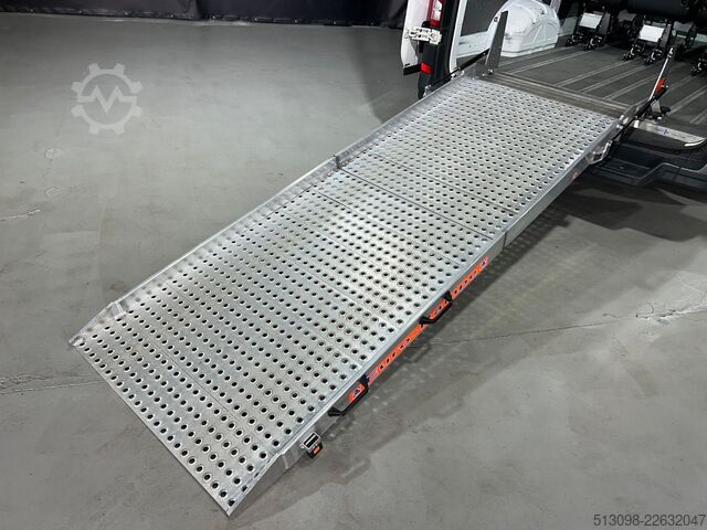 Miniautocarro VW CRAFTER 8 SITZER KLIMAAUTO. ACC NAVI KAMERA PDC