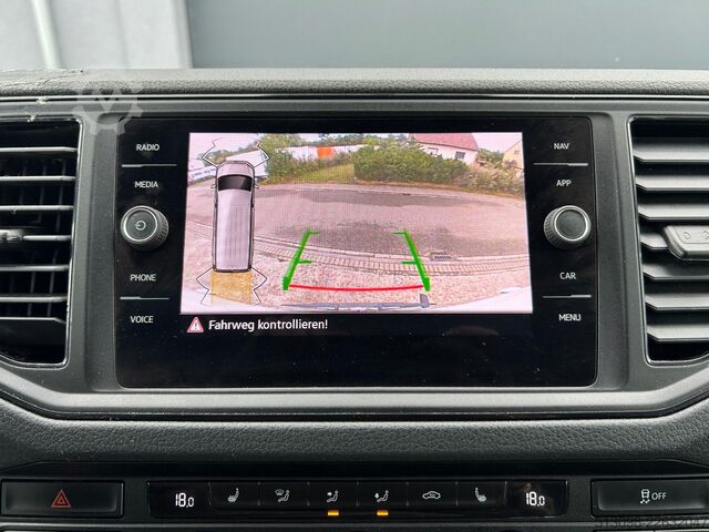 Miniautocarro VW CRAFTER 8 SITZER KLIMAAUTO. ACC NAVI KAMERA PDC