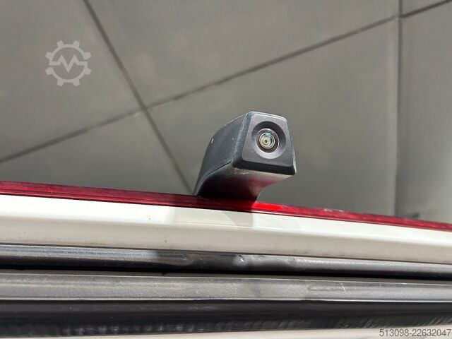 Miniautocarro VW CRAFTER 8 SITZER KLIMAAUTO. ACC NAVI KAMERA PDC
