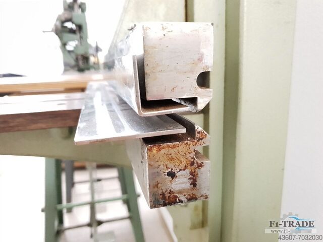 Machine voor voegwerk La Fornigrafica FEM