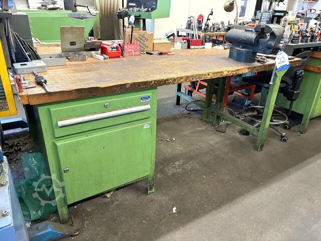 Arbetsbänk med innehåll GÖDDE Workbench with contents