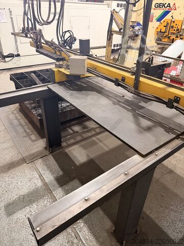 Máquina de corte por chama ESAB UXB 12,5