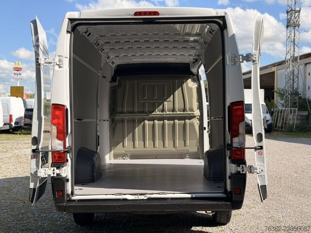 Furgão de caixa alta e longa distância entre eixos Peugeot Boxer Kasten 435 L4H2  180 AUT/NAvi/PDC