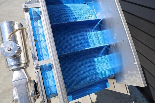 STC Invoerband STC in-feed conveyor belt