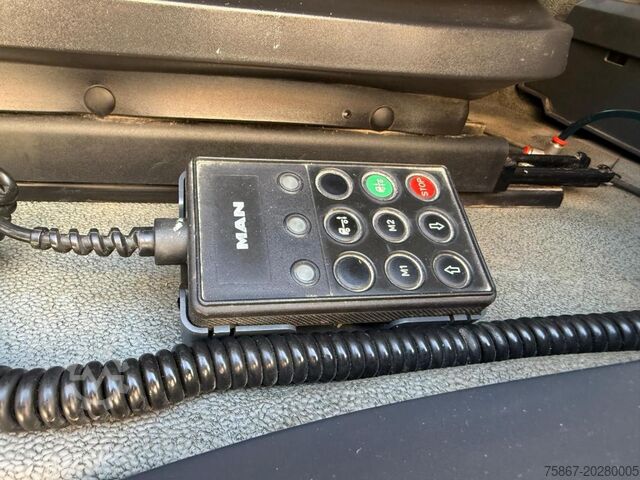 Billenőplatós teherautó MAN TGA 35.430