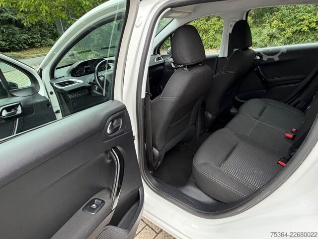 Skåpbil PEUGEOT 208 1.6 Active BlueHDi 100 STOP & START
