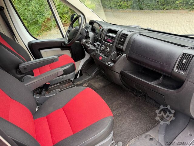Minibuss FIAT Ducato 2.3 Multijet Maxi 5 Sitze Rollstullift