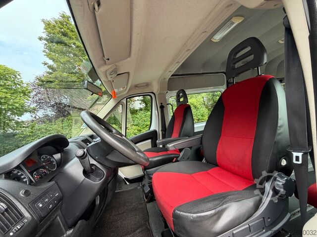 Minibuss FIAT Ducato 2.3 Multijet Maxi 5 Sitze Rollstullift