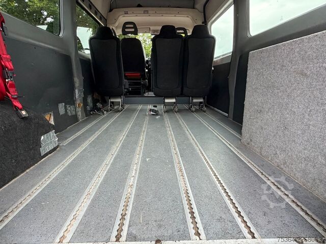 Minibuss FIAT Ducato 2.3 Multijet Maxi 5 Sitze Rollstullift