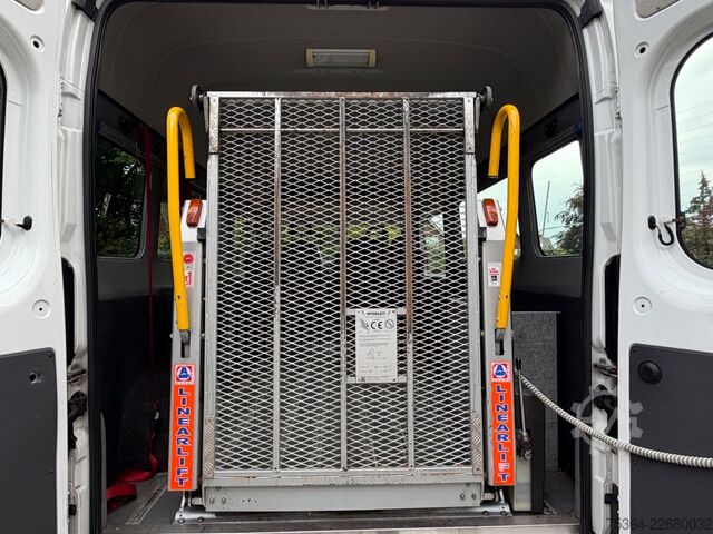 Minibuss FIAT Ducato 2.3 Multijet Maxi 5 Sitze Rollstullift