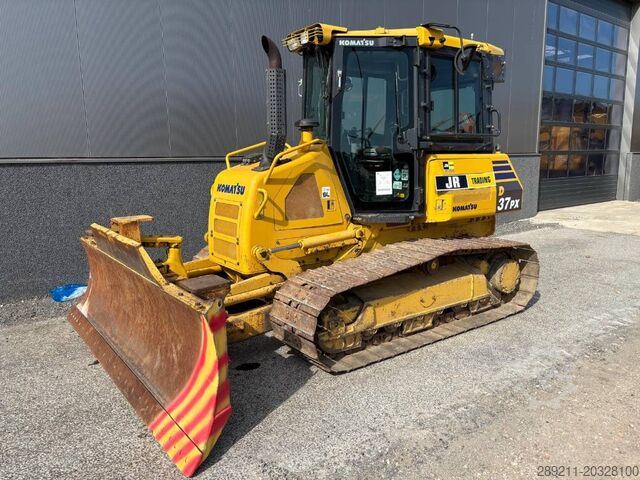 Μηχανή ισοπέδωσης Komatsu D37 PX-23