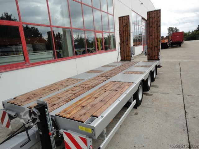 Low loader trailer Möslein TT 31  31 t GG Tridem- Tieflader 3 AchsNeufahrzeug