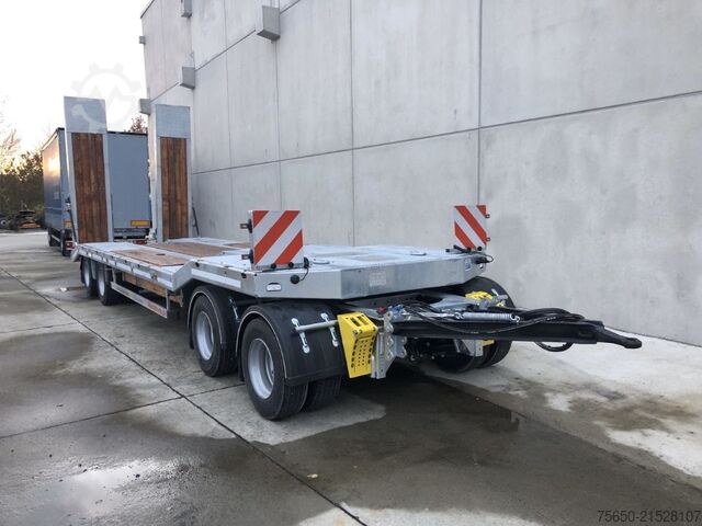 Low loader trailer Möslein T 4 VB H1 1 neuer 4 Achs Tieflader hydraulischen Rampen