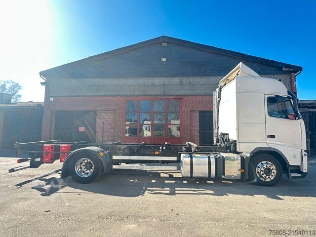 Swap body truck VOLVO FH420 4x2 BDF ADR FL/AT Euro5EEV AHK Klima