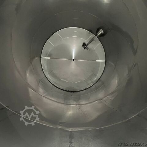 Κάθετη δεξαμενή αποθήκευσης 30.000 λίτρων από V4A με πλευρικό προπέλα αναδευτήρα.  S17306