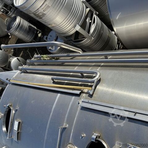 Opslagtank van 39.000 liter, 3 compartimenten (3 x 13.000 liter), gemaakt van V4A roestvrij staal Arsilac S17295