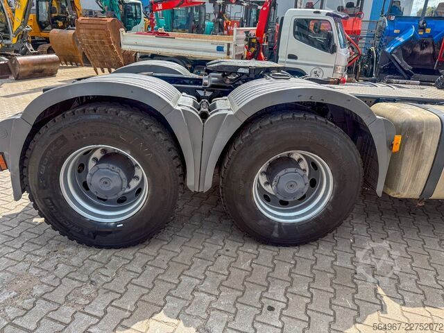 Trattore stradale standard MERCEDES-BENZ Actros 3351 MP3 V8 Kipphydr.