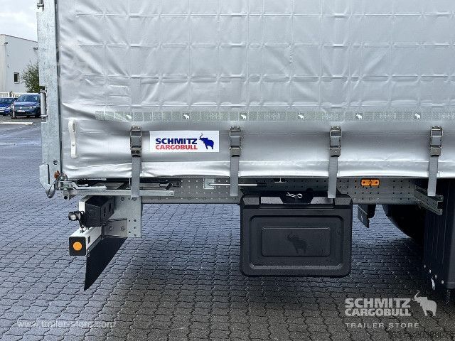 Brandalı açık yarı römork Schmitz Cargobull Curtainsider Mega Getränke