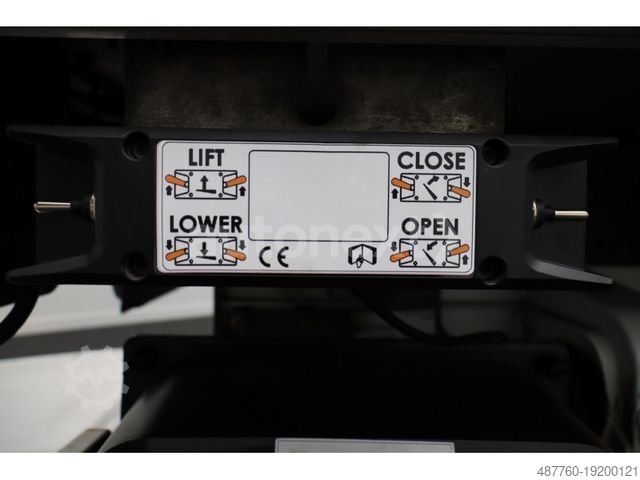 Vrachtwagen met bakwagen MERCEDES-BENZ Sprinter 316 MAXI *Ladebordwand* +KLIMA (2189)