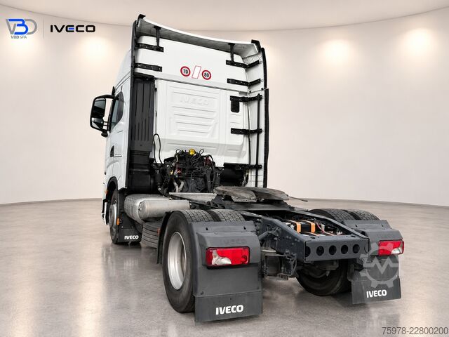 Standard tractor unit Iveco SWAY 530 TP