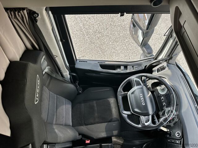 Standard tractor unit Iveco SWAY 530 TP