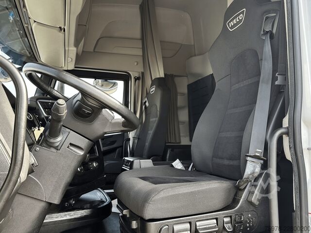 Standard tractor unit Iveco SWAY 530 TP