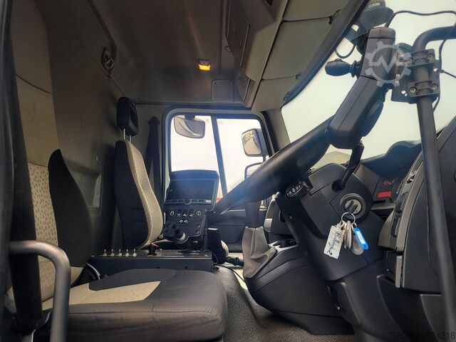 Kamion za čišćenje ulica Renault Midlum 220