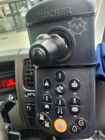 Kamion za čišćenje ulica Renault Midlum 220