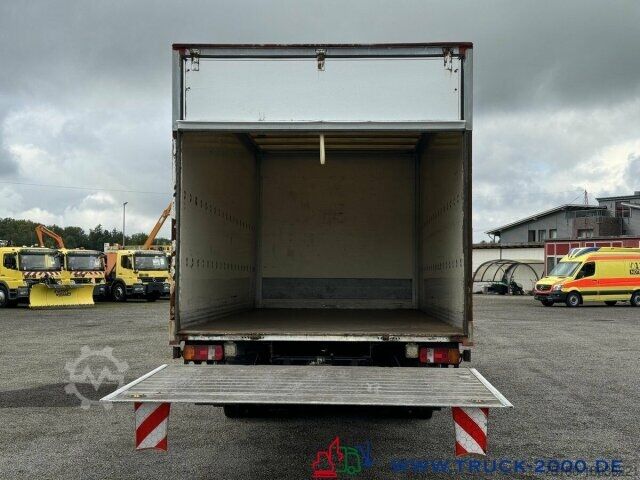 Vrachtwagen met bakwagen Mercedes-Benz 816 Atego Koffer Ladebordwand MBB 1.000Kg 3Sitze