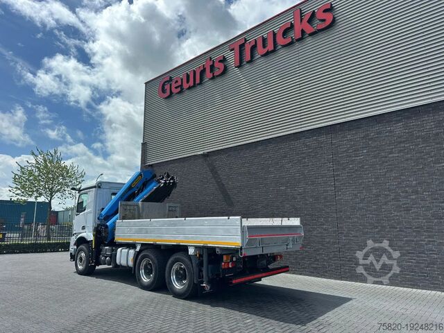 Vrachtwagen met kraan Mercedes-Benz Arocs 3351 963-2-E 6X4 KIPPER / TIPPER + PALFIN...