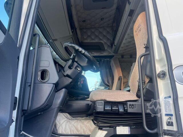 Standardni tegljač SCANIA R730 V8