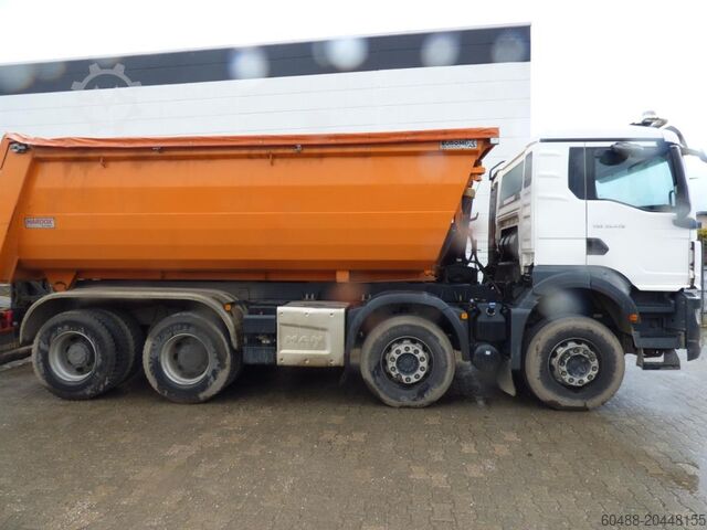 Sklopný návěs (amt. SPZ: NE-PD 7777) MAN TGS 35.470