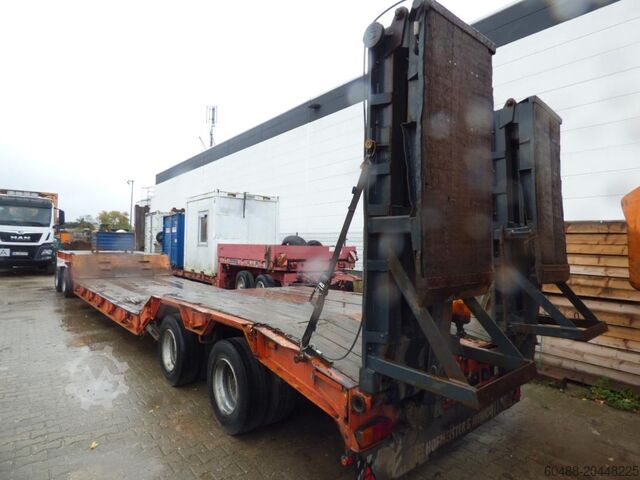 4 tengelyes mélyágyas pótkocsi (hiv. rendszám: NE-YQ 633) GOLDHOFER TUEA 4-28/62