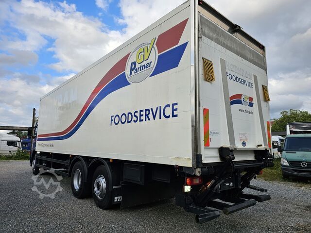 Ciężarówka z kontenerem chłodniczym VOLVO FM330 6x2 FRIGOBLOCK Multizone Lenk u. L