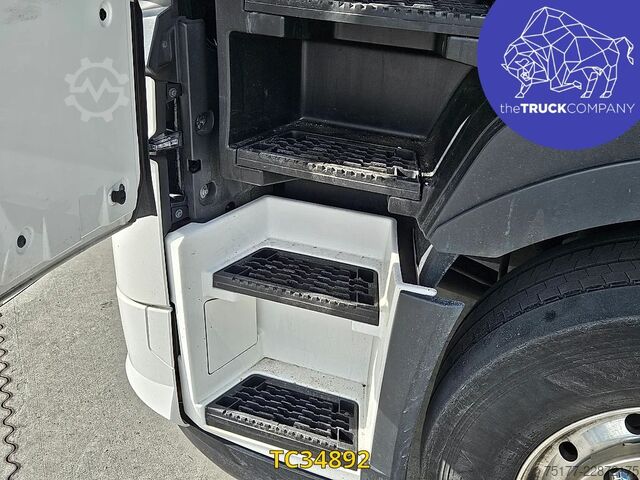  Renault T 520