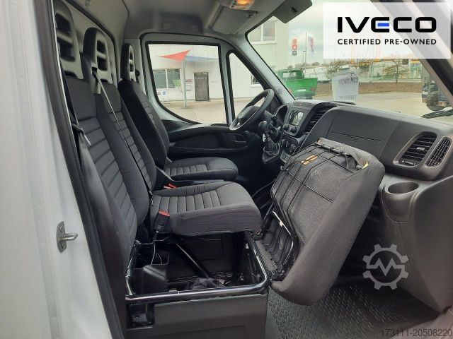 Vrachtwagen met bakwagen IVECO Daily 35C16H Koffer LBW / Klima