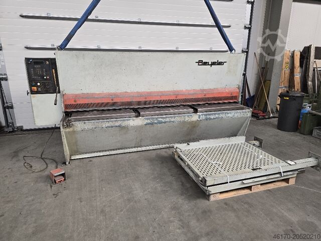 Cisaille guillotine hydraulique Beyeler VR 6.5x3070