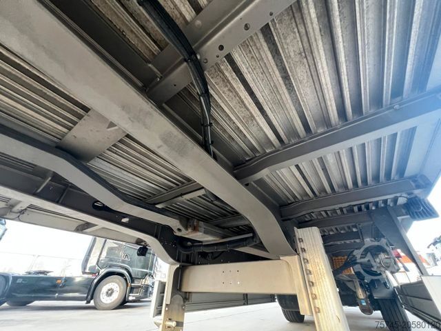 Semiremorcă carosată WÜLLHORST * WIE NEUWERTIG * 2T LBW * LIFT * SAF