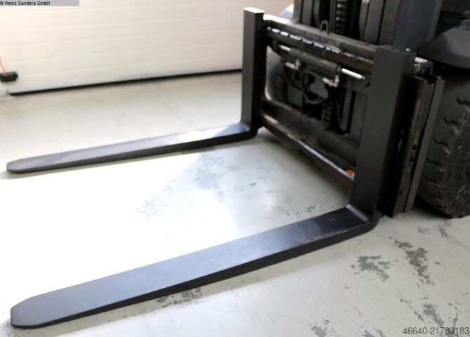 Empilhador LINDE H30T - 3.000 kg