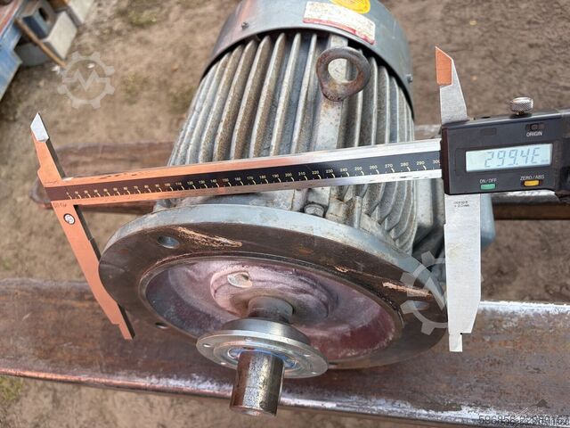  Silnik elektryczny Dietz FDR 132SB/2Q 7.5kW 2920rpm 380V B5 IP54